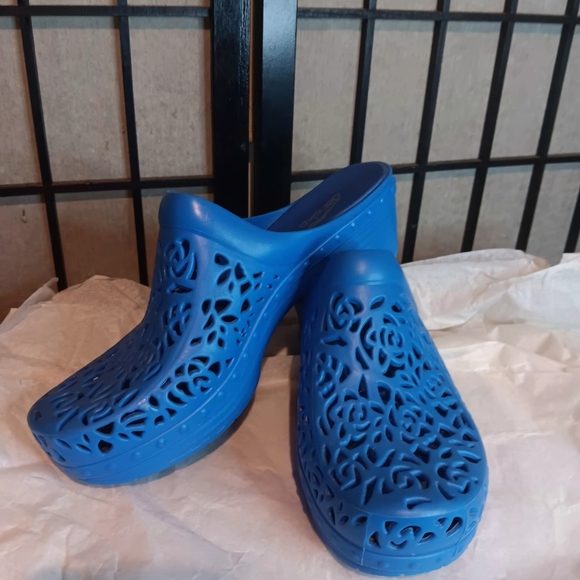 Dansko Blue Women's Mules with Cutout Design - Picture 9 of 9